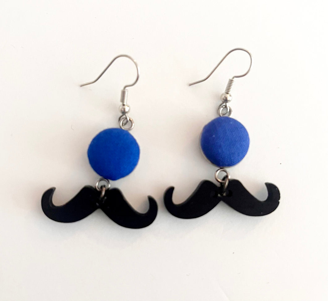 Pendantes - petites moustaches tissu bleu