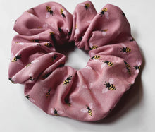 Charger l&#39;image dans la galerie, Duo chou - pendantes roses avec abeilles
